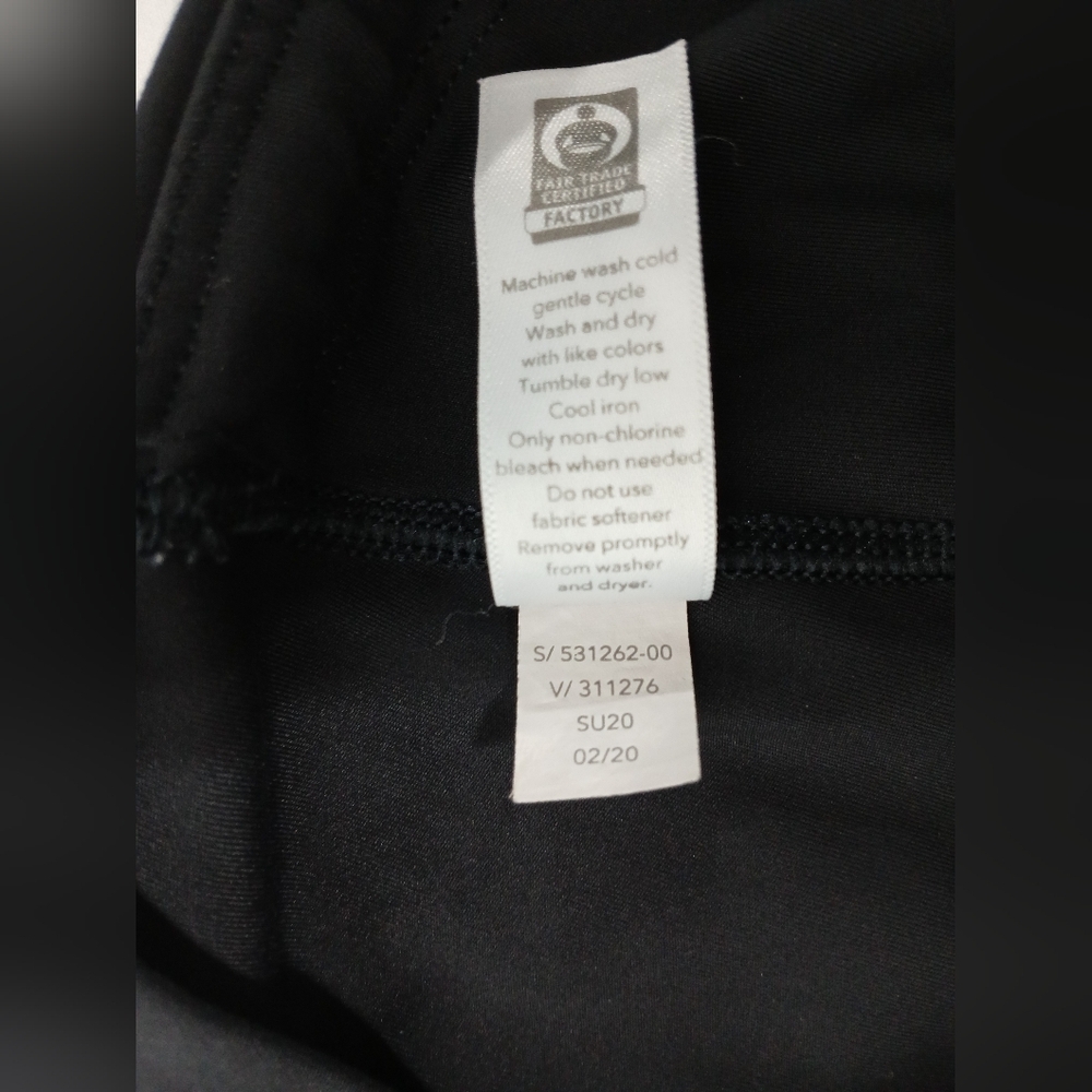 Athleta Ultimate Stash Pocket 7/8 Tights. Size M - Picture 8 of 14